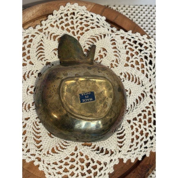 Brass Apple Shaped Dish Made in India Decorative Collectible.Vintage.Teachergift - Picture 3 of 3